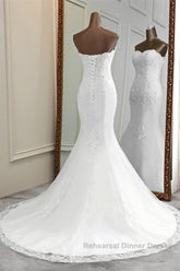 Chic Long Mermaid Strapless Lace Appliques Wedding Dresses